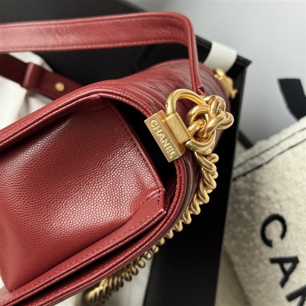 2026127214240323 700